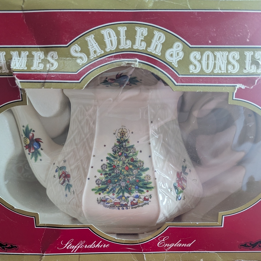 Christmas Tree Teapot